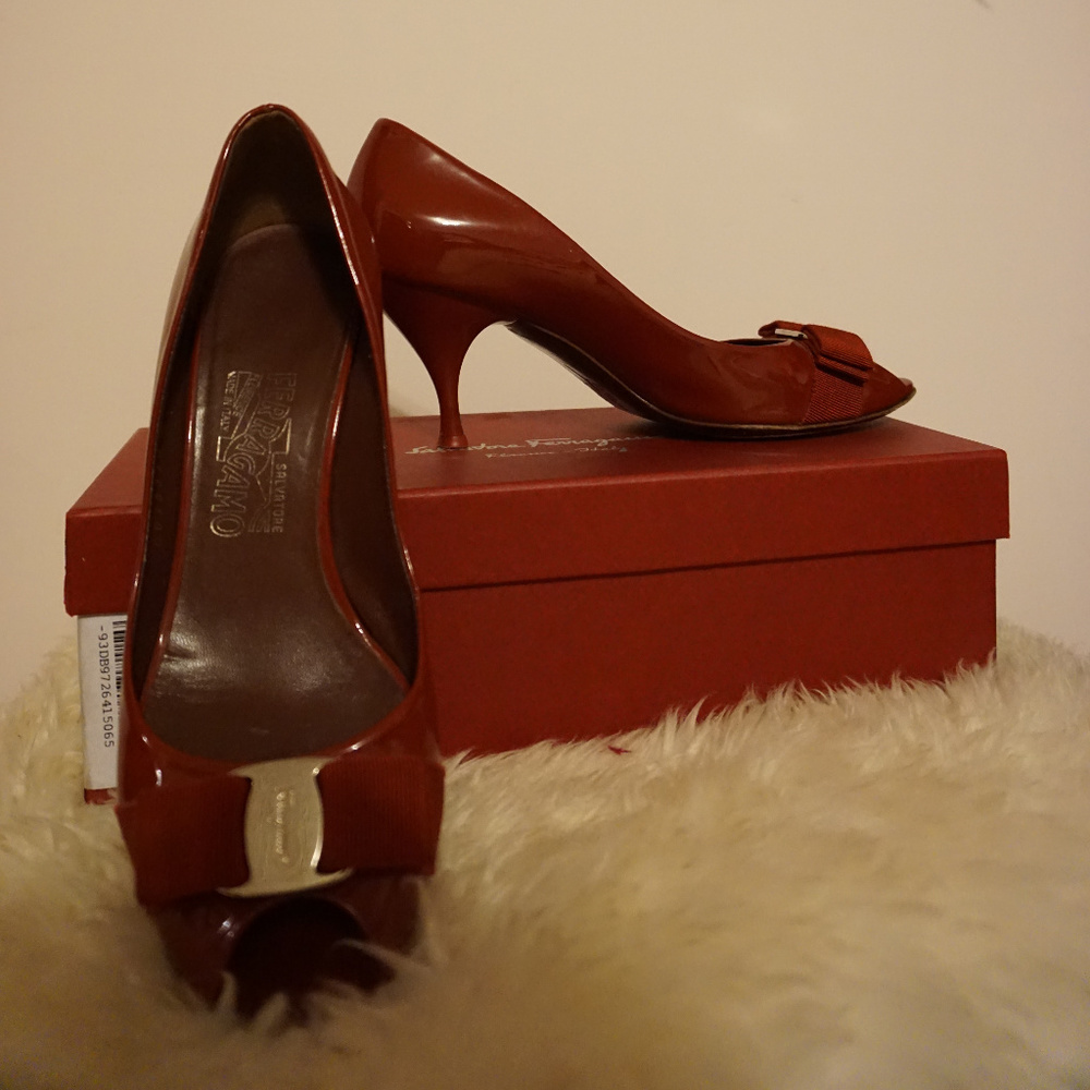 Almost New Ferragamo Pumps Carla Vara Red 37 Pumps